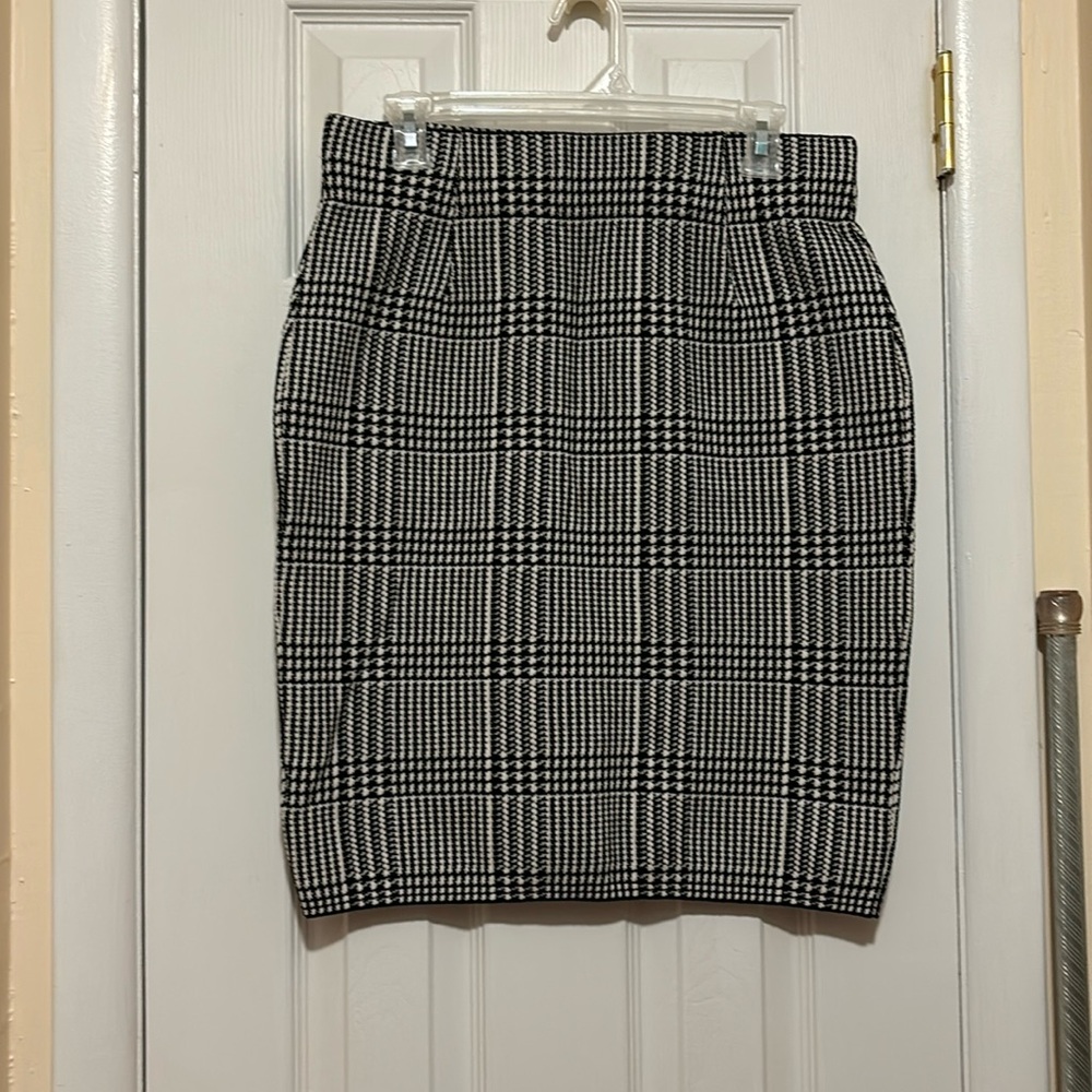 Patterned Pencil Skirt